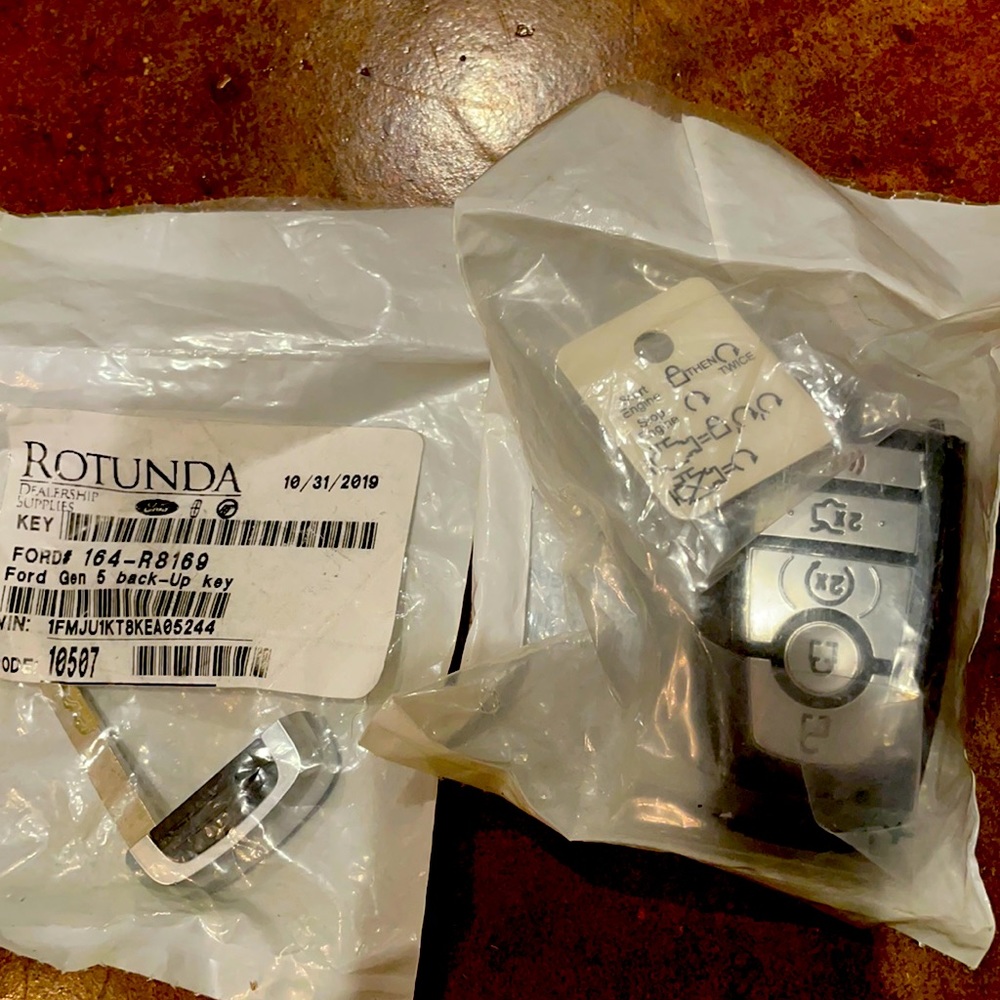 Ford key 164-R8149